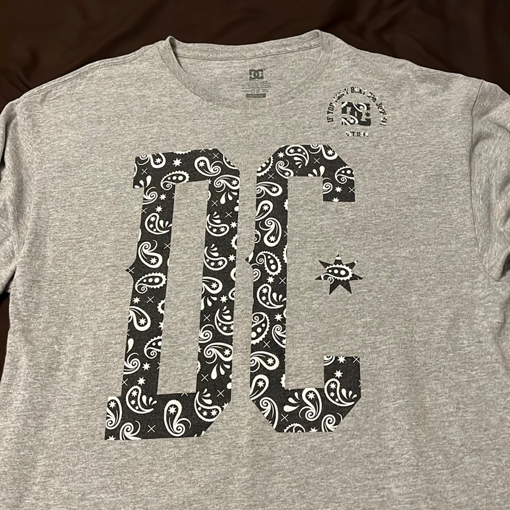 DC long sleeved t-shirt size XL